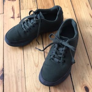 NoBull Project Canvas Trainers in Moss